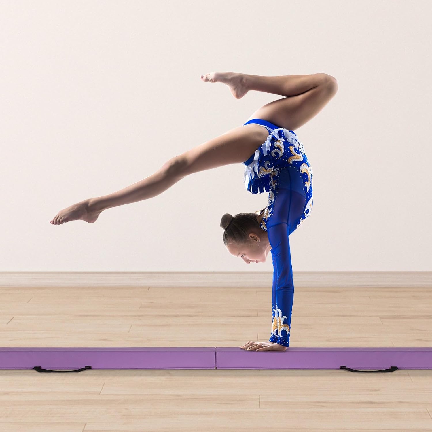 Gymnastique poutre violette — équilibre au sol — 8