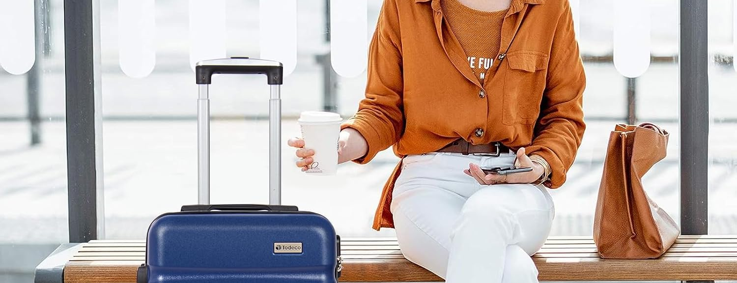 Taille cabine valise rigide bleu foncé — voyage facile